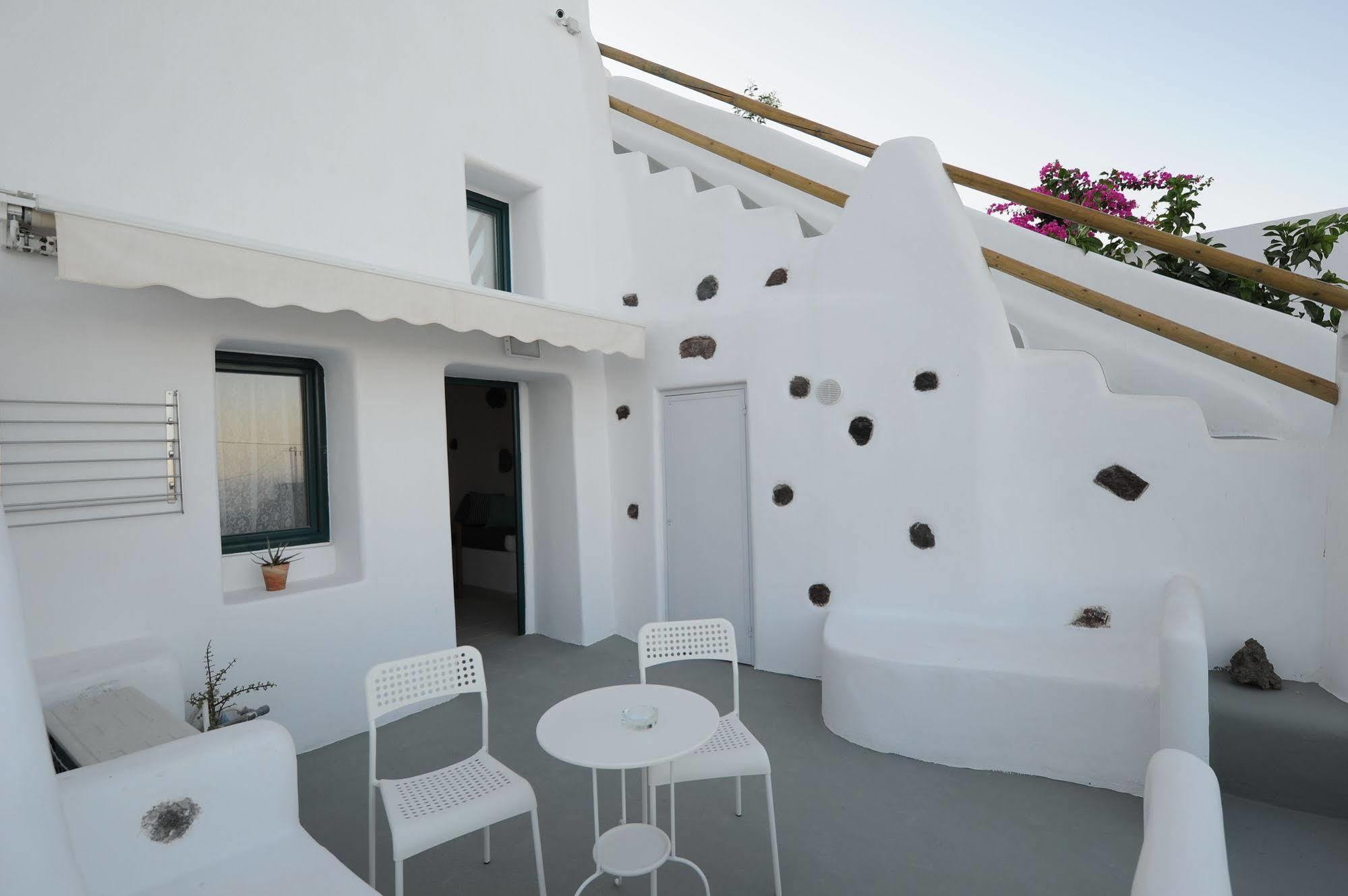 Manias Fira Residences Экстерьер фото